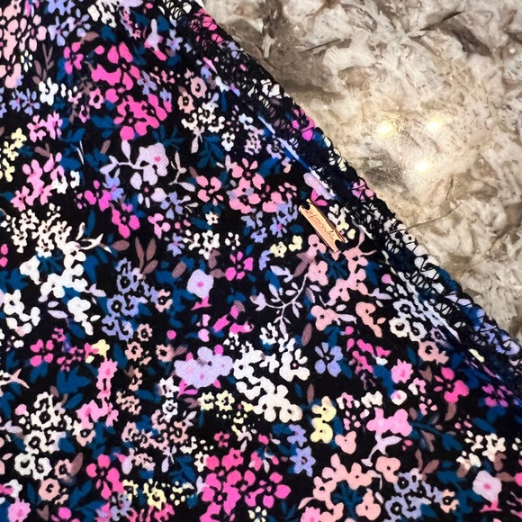 NEW PINK Victoria’s Secret Floral Scoop Neck Bodysuit size Large NWT Short Sleev - Picture 7 of 11